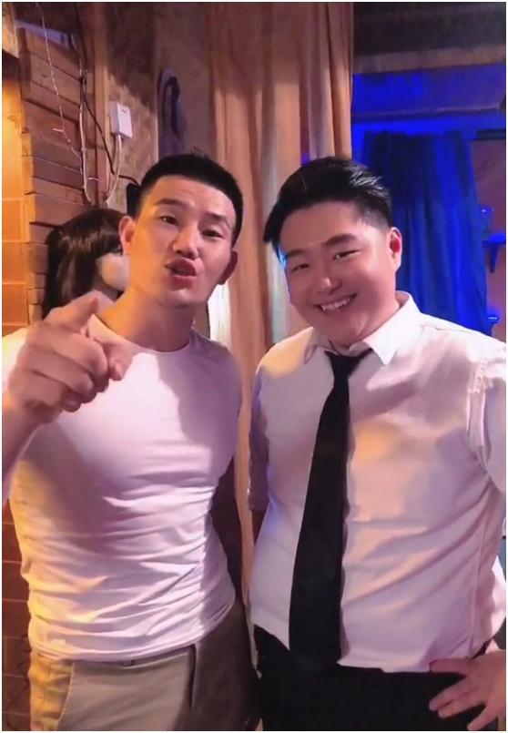 最新黑色收入项目,拥抱变化,自信闪耀,启程励志之旅!