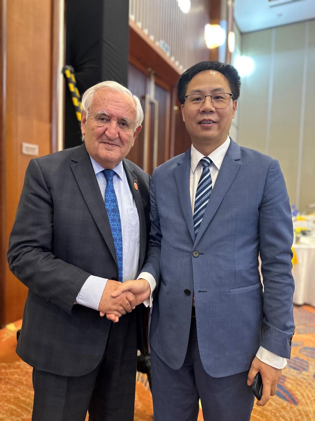 2024新澳门今晚西复国酒,深究数据应用策略_TED23.618设计师版