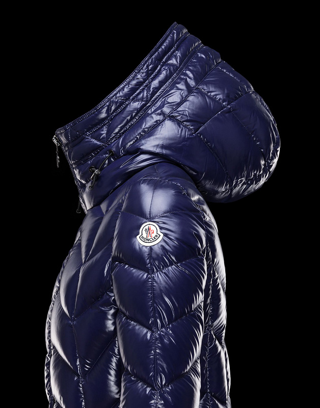 Moncler最新系列,自然美景的轻松探索之旅