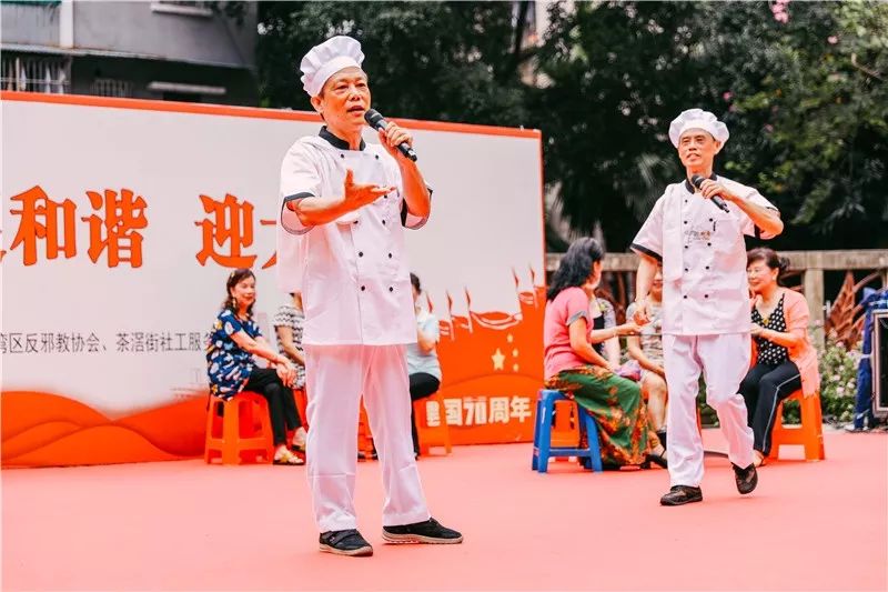 最新特色广场舞金奖炸裂全场,舞动青春的力量,青春魅力的展现!