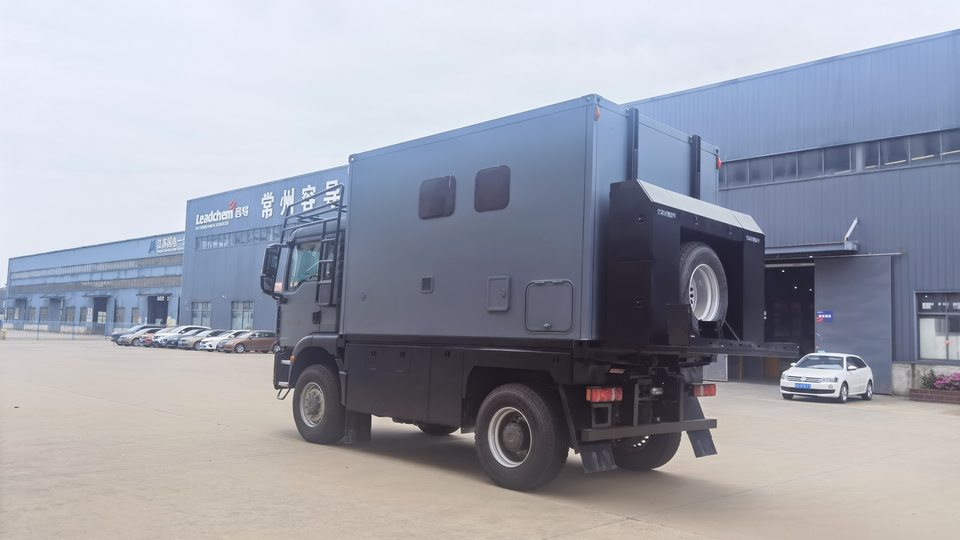 乔翔最新房车,现代旅行方式的革新引发争议与热议