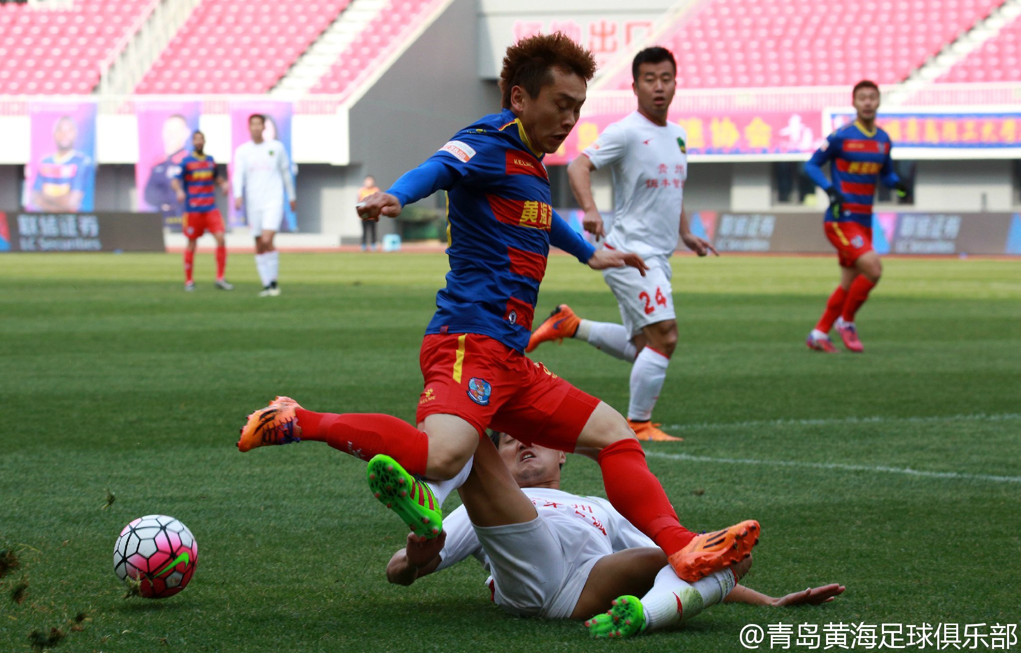 青岛黄海今日赛场风云,一场瞩目的体育盛事正在上演