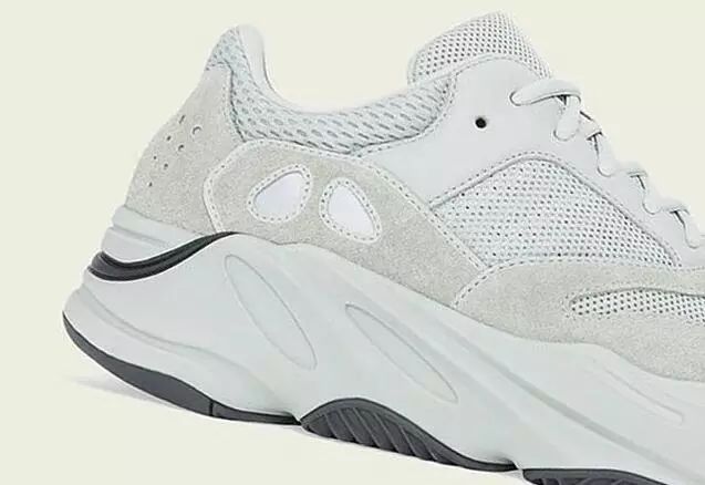 最新倒钩裸鞋,从变化中学习,自信成就时尚梦想