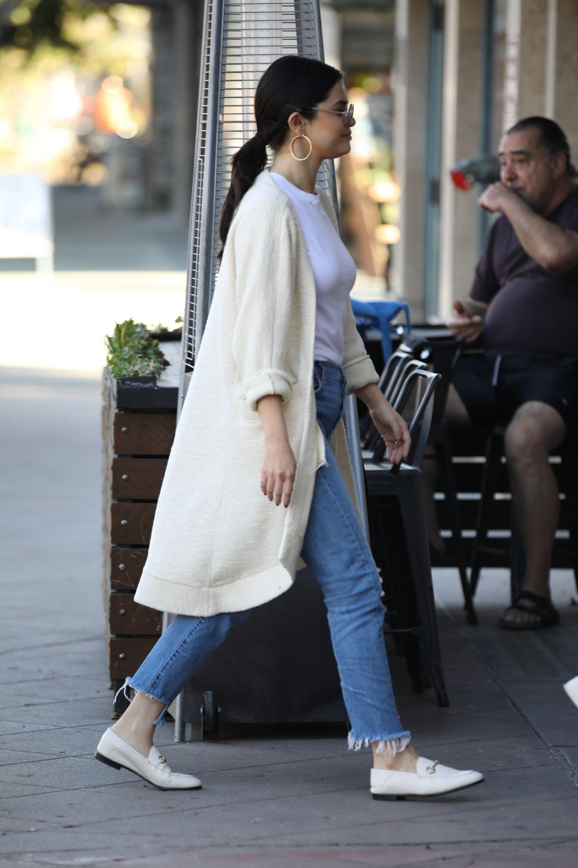 赛琳娜·戈麦斯最新照片,自然美景中的心灵之旅写真集